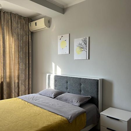 Aura On Turusbekova Street 124 Apartment Bishkek Luaran gambar